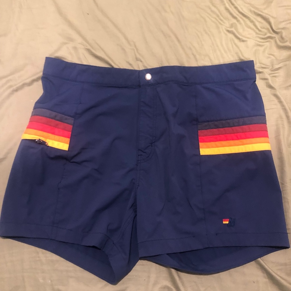 Aviator Nation - MEN'S HORIZONTAL 5 STRIPE FLEX SHORTS - NAVY